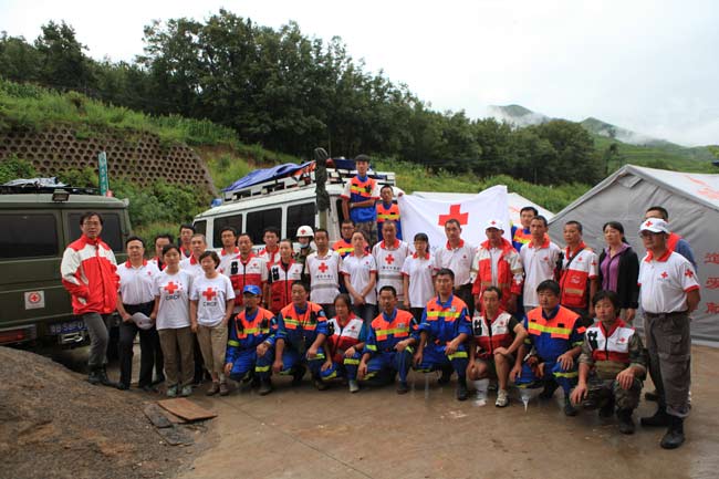 Volunteers give vital quake support