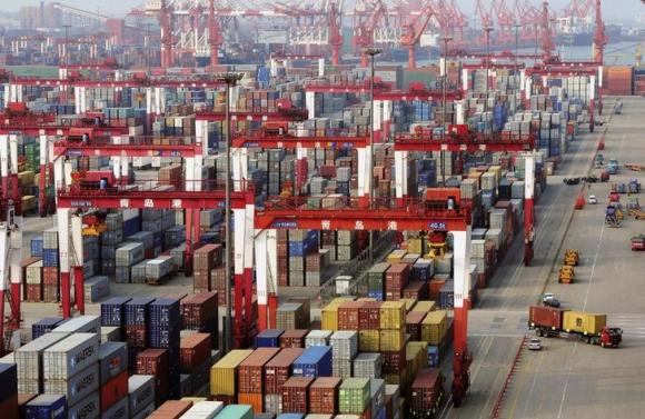 China faces more pressure as Nov imports drop, exports slow