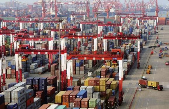 China faces more pressure as Nov imports drop, exports slow