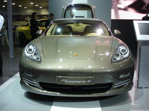 Porsche Panamera 4's world premiere