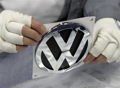 2 Volkswagen plants to partly suspend production in China