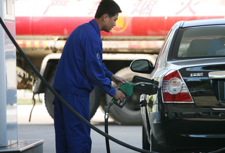 China decides to cut fuel prices from Friday