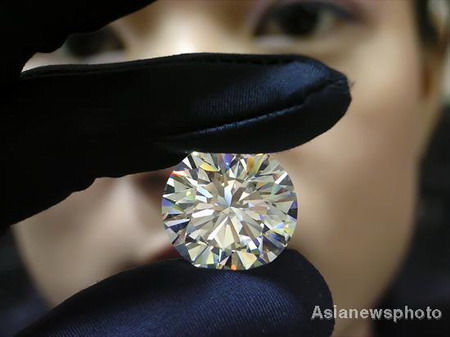 Diamond firms ready to dazzle
