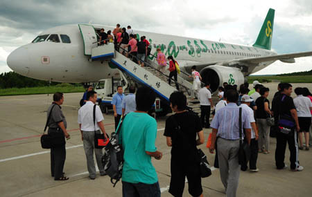Spring Airlines plans Shanghai float next year