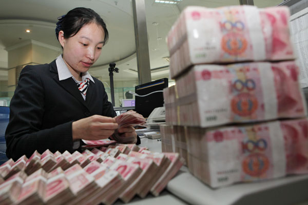 Trading risks rise as RMB falls