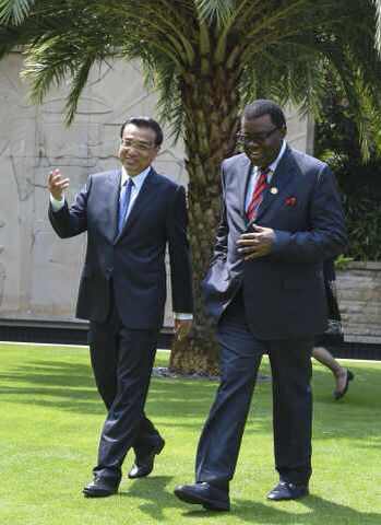 Premier Li meets with Namibia's Prime Minister