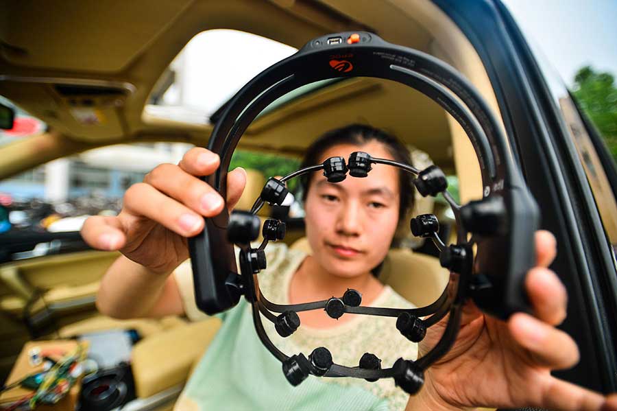 Brain-controlled car developed by Nankai University