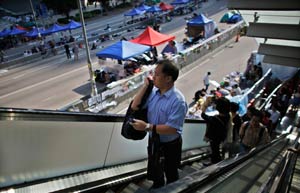 HK retail sales sink amid protests