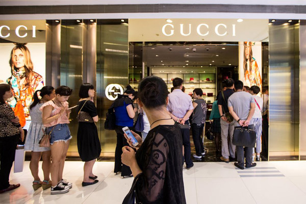 Gucci launches 50% discount in China[3]