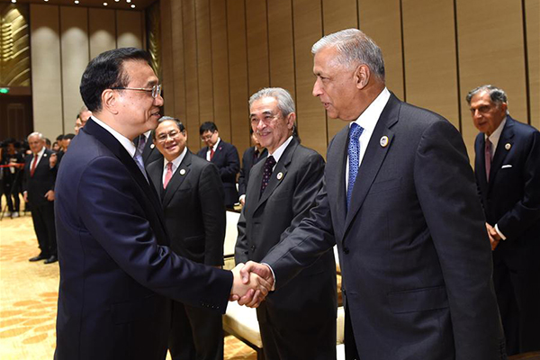 Chinese premier meets members of BFA board of directors