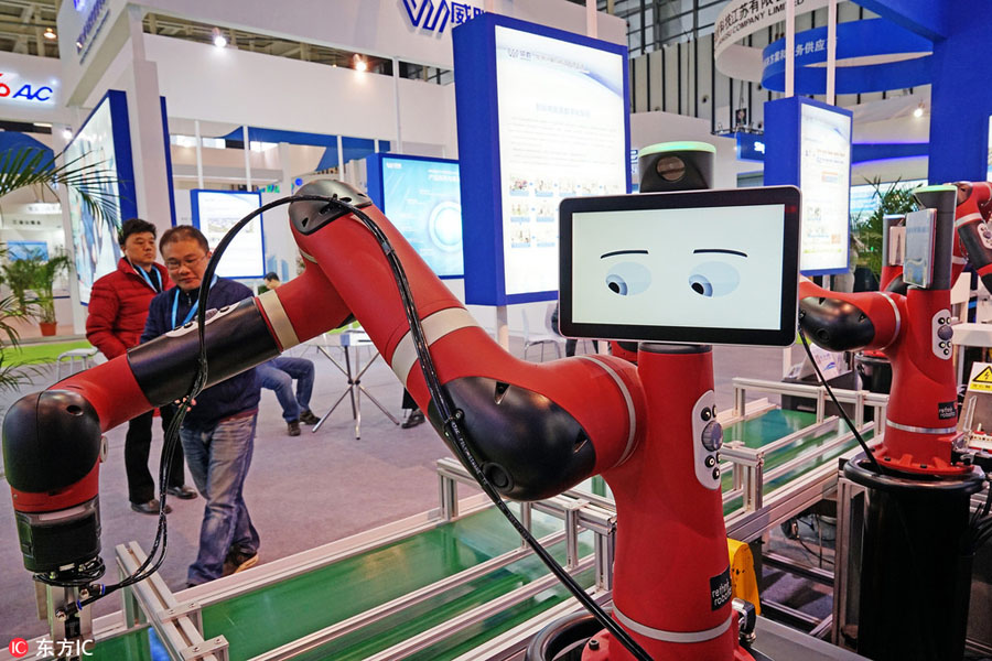 Dragon robots awe audiences at expo in Nanjing