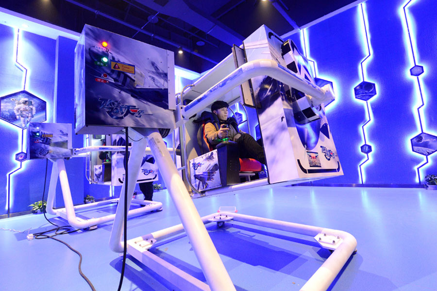 Young visitors astonished by space experience in Zhengzhou