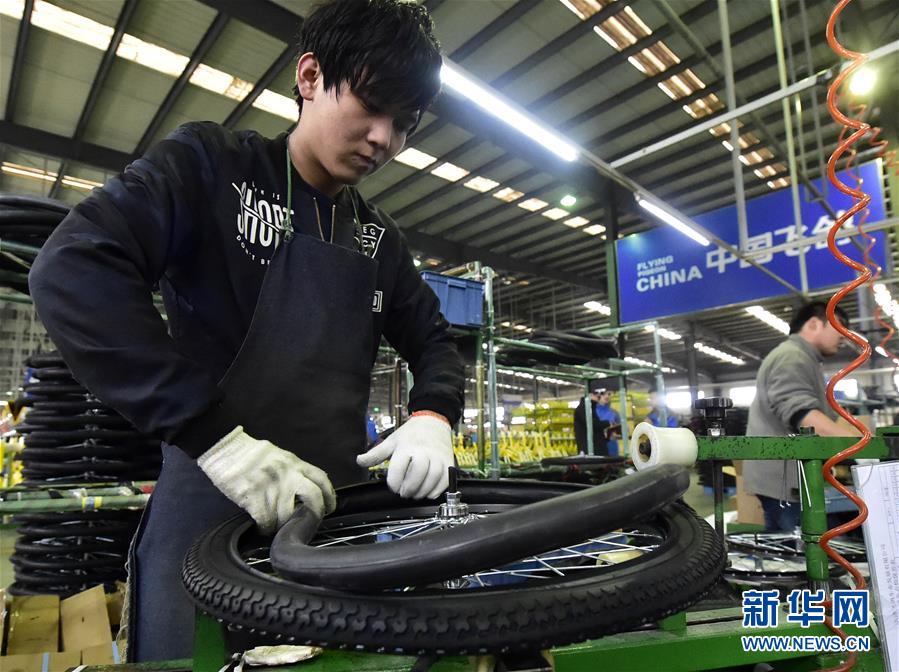 Bike-sharing startup ofo joins hands with veteran bike maker