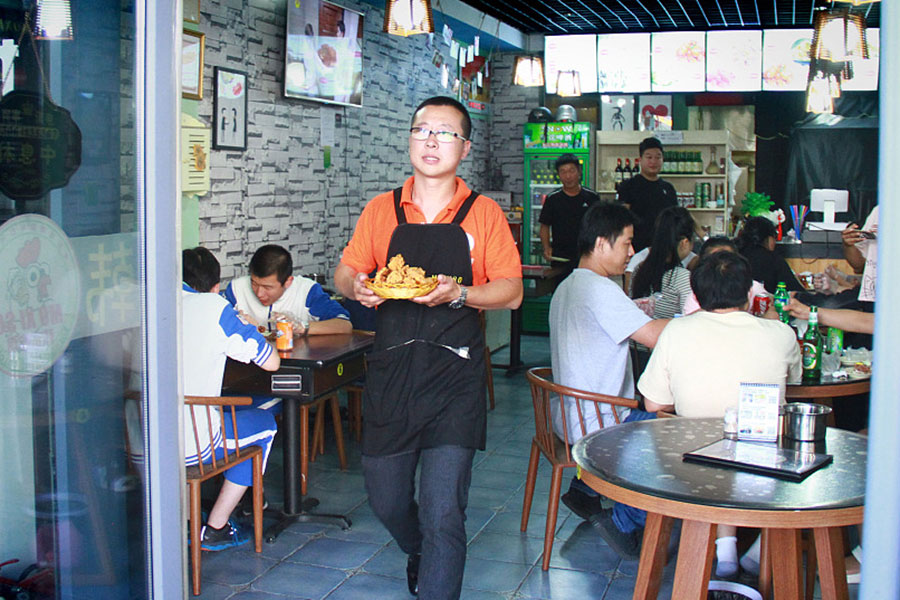 Man selling fried chicken earns $65,000 profit a year