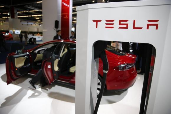 Tesla, Deutsche Bahn team up on electric car charging stations