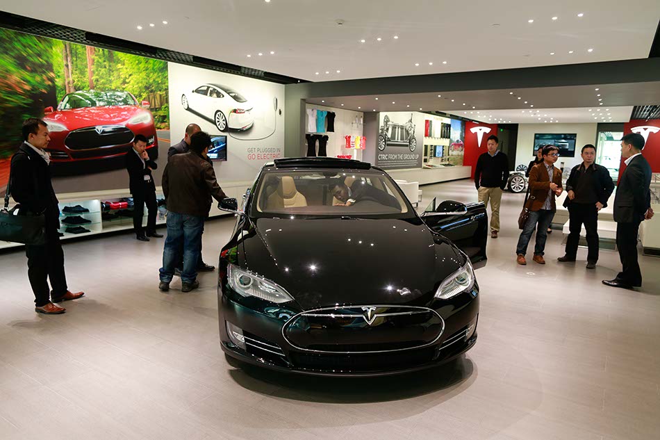 Tesla model S in Beijing experience store