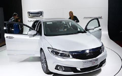 Qoros 3 Hatch, eBIQE Concept make Chinese debuts