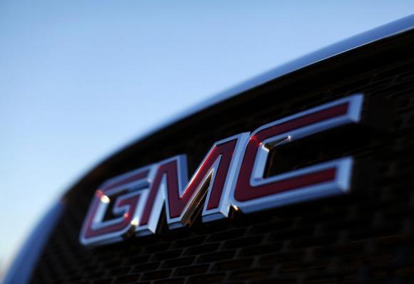 GM names new top spokesman Cervone