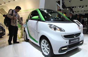 China's new energy car output surges