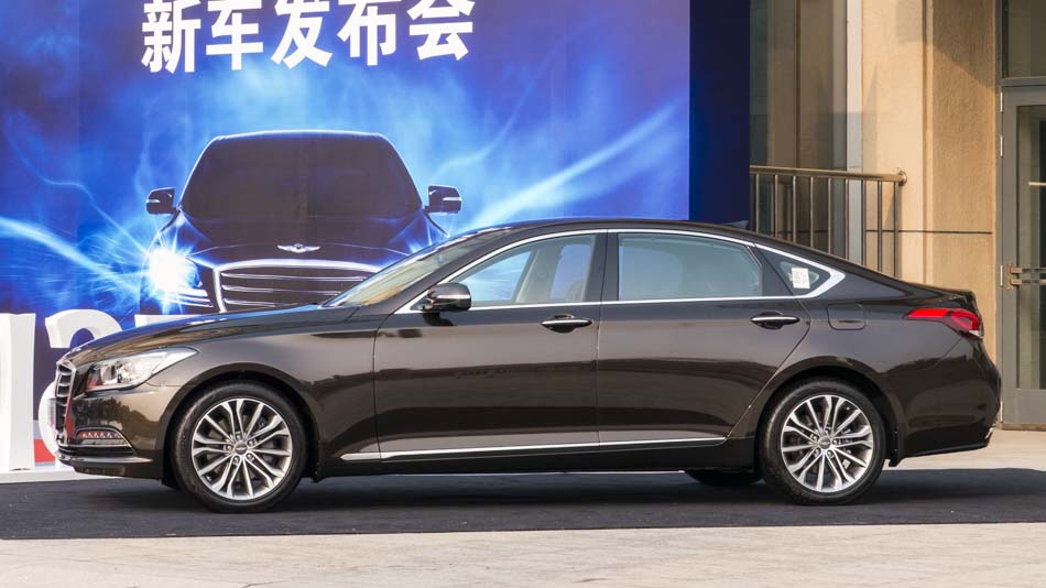 Hyundai launches New Genesis to Chinese market