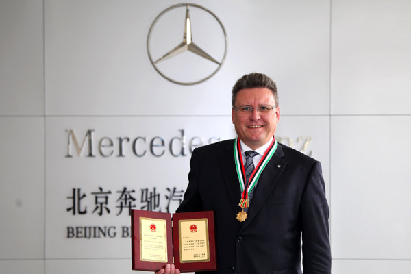 China's top award for Beijing Benz CEO