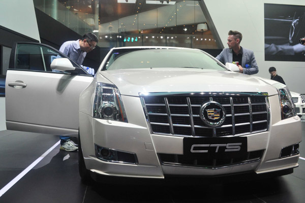 Global automakers target luxury segment in China