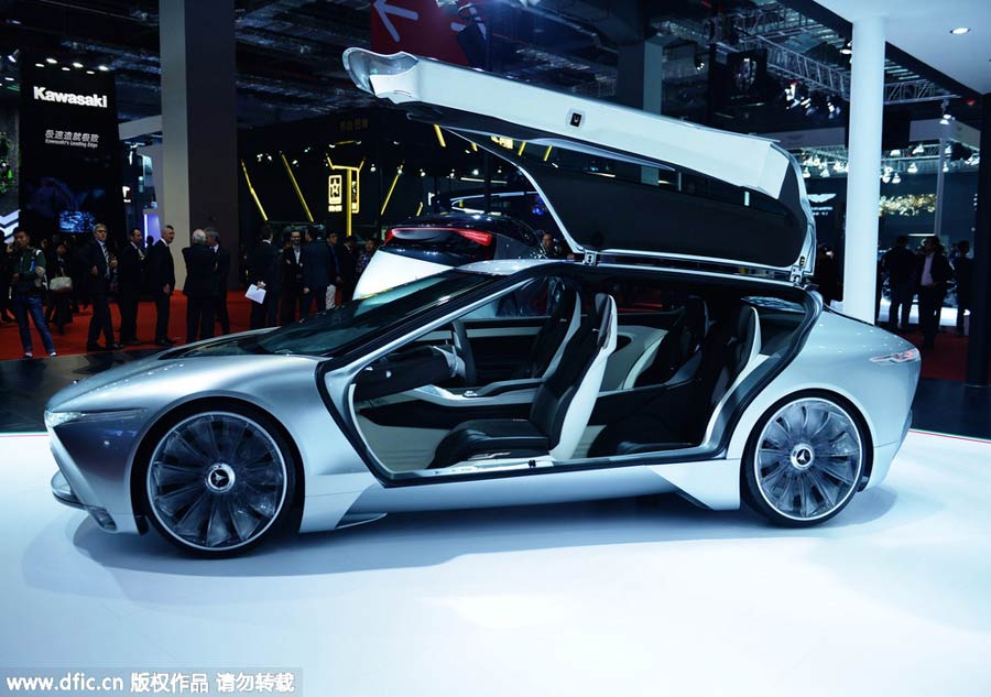 New-energy cars power up Shanghai auto show