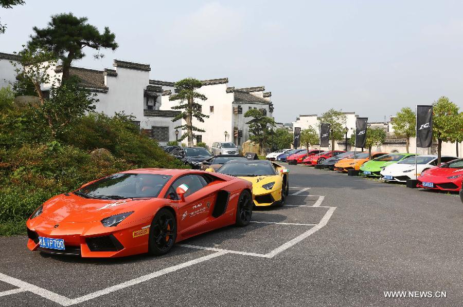 Lamborghini supercars during cruise in Huangshan