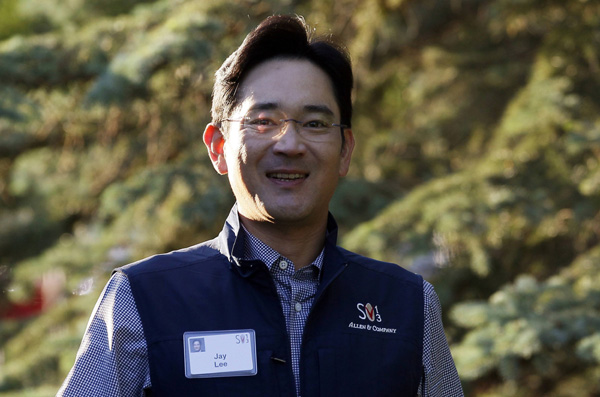 Samsung's open, hidden strategy under unproven head