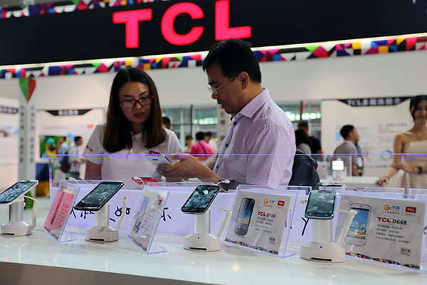 TCL counts on Brazilians' mobile phone addiction for growth