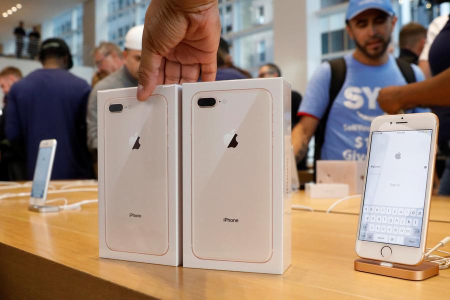 new iphones go on sale, with short lines at stores