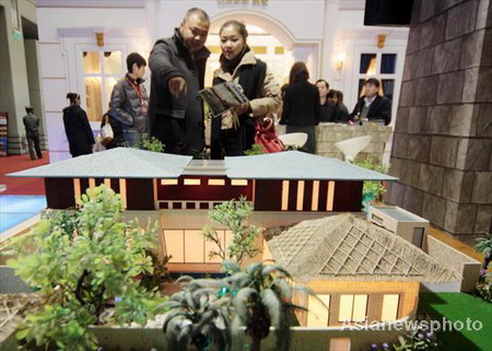 Few people buying into luxury home expo