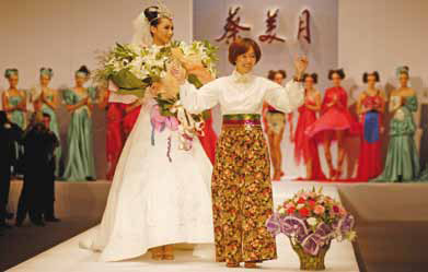 Chinese flair important to wedding dress designer