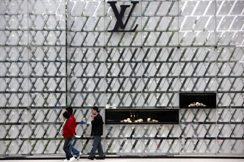 LVMH fund buys stake in Chinese fashion brand