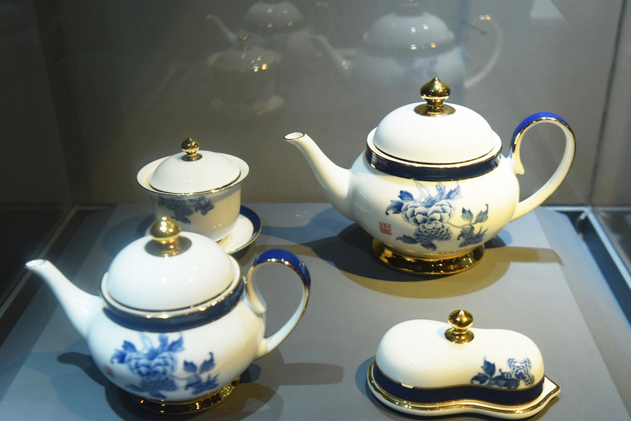 G20 state banquet chinaware available for pre-order