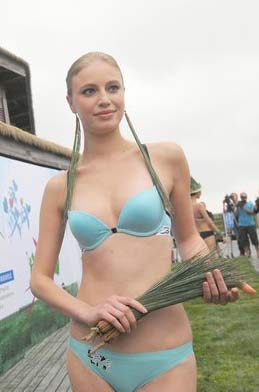 Green underwear show held in Shanghai