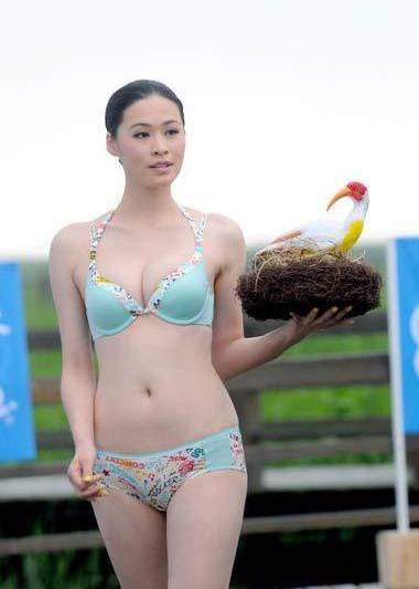 Underwear show held in Shanghai