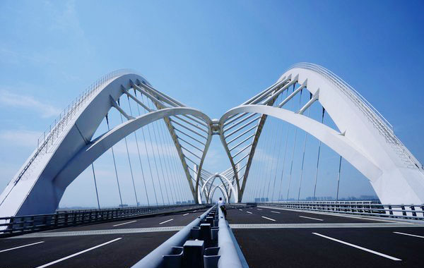 'Most beautiful bridge' over Qiantang River