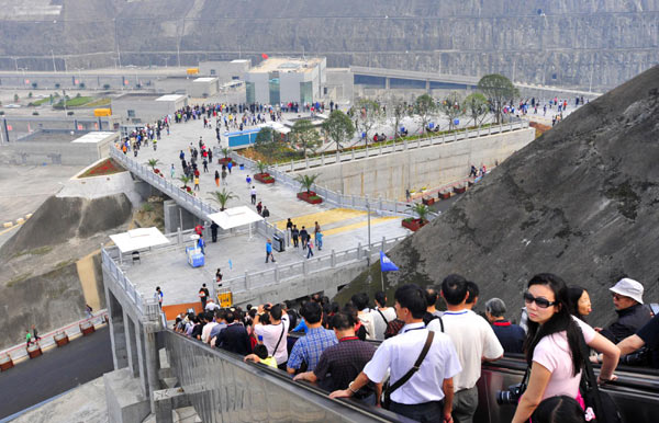 Tourism peak witnessed around China