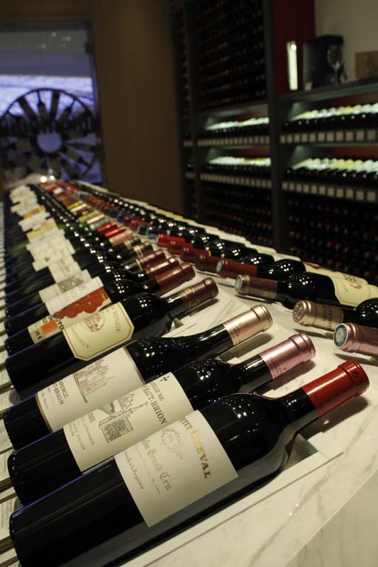 Bordeaux wine shop and bar opens in Beijing