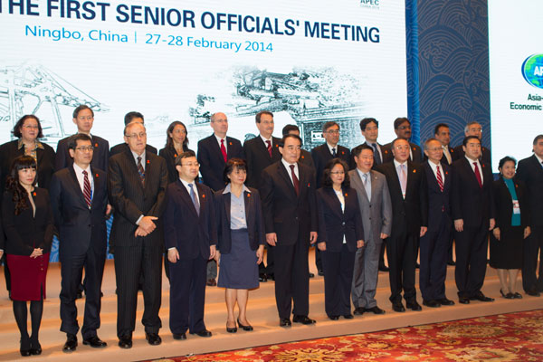 Report urges using APEC meeting to enhance trade deal