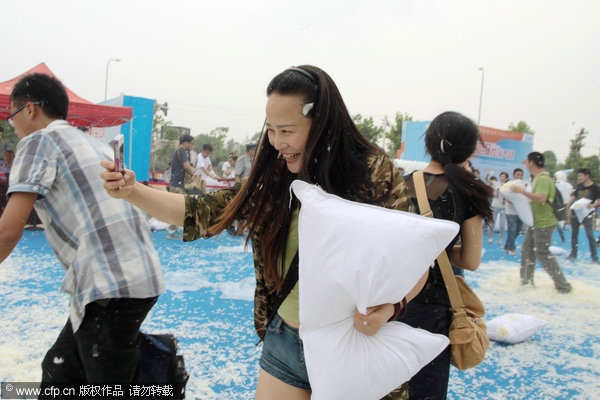 Pillow fight to relieve the stress of mortgage