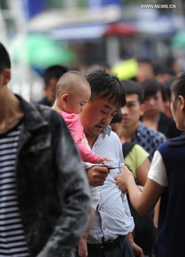 Railway stations witness travel peak before Mid-Autumn holiday