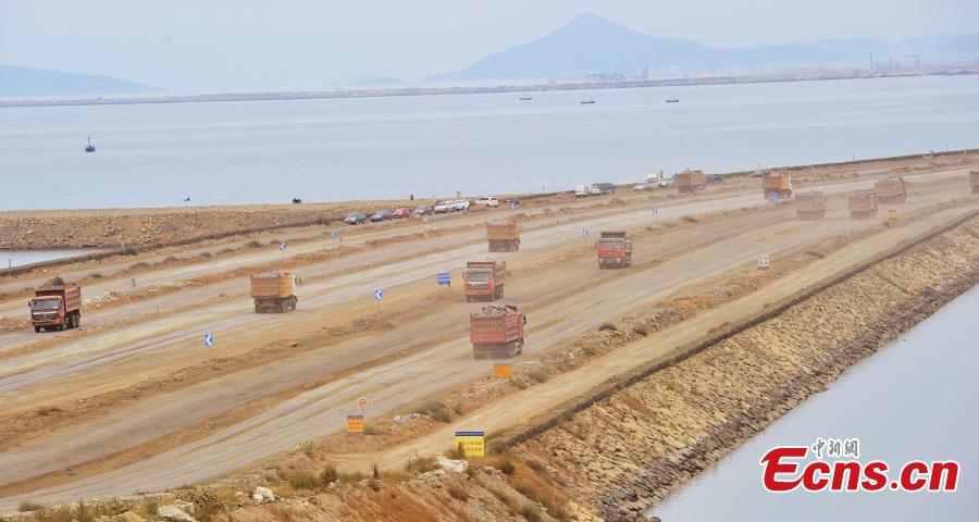 World's largest offshore airport under construction in Dalian