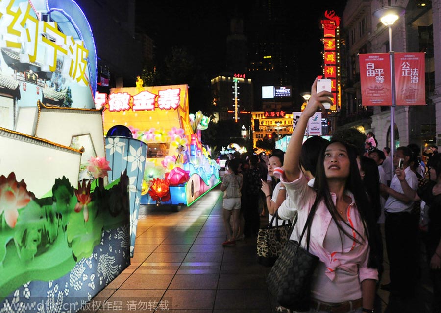 Parade floats at Shanghai Tourism Festival