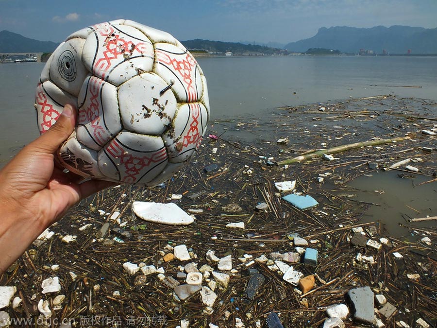 Garbage chokes Three Gorges Reservoir