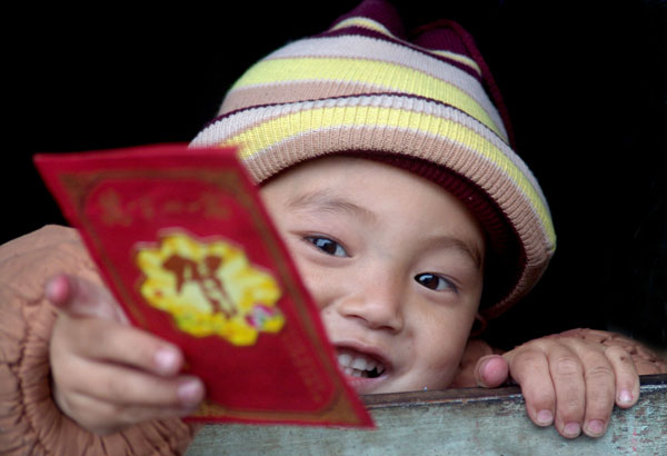 Why Do Chinese People Give Red Envelopes?