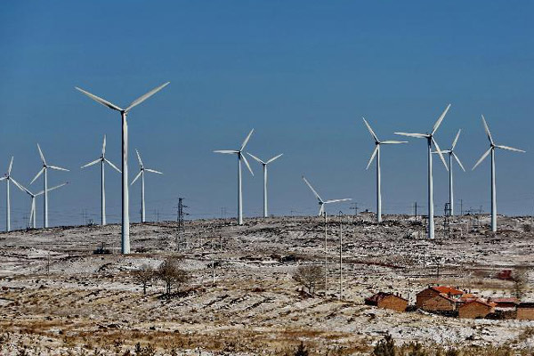 China's installed wind power capacity hit record high in 2014