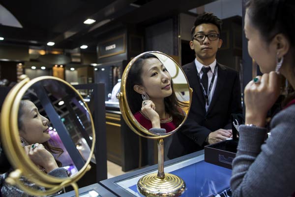 Hong Kong jewellery show kicks off