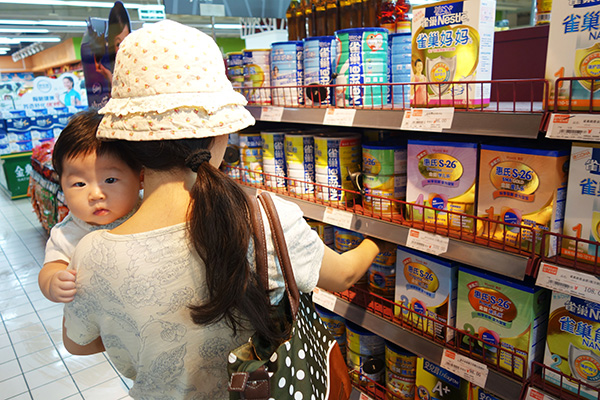 Dairy farmers in New Zealand hit by China's slowing economy